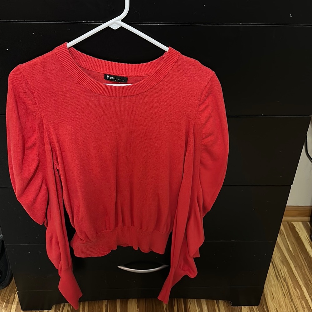 Never worn love sleeve sweater